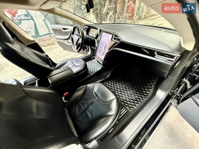 Ліфтбек Tesla Model S 2014 в Одесі