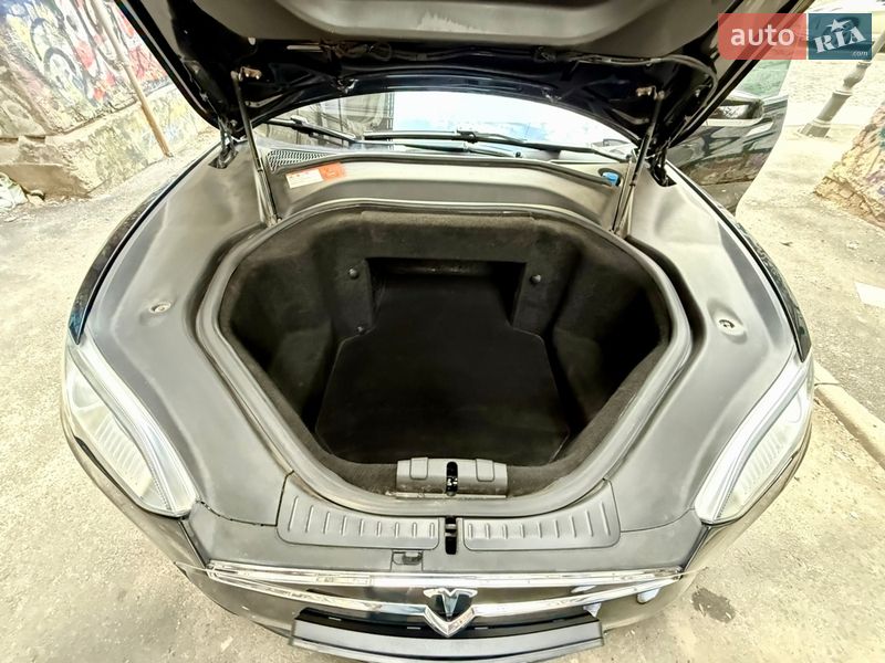 Ліфтбек Tesla Model S 2014 в Одесі
