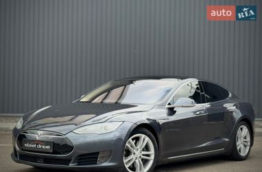 Tesla Model S  2015