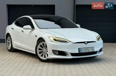 Tesla Model S 2016