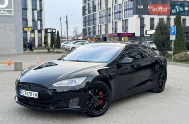 Tesla Model S 2015