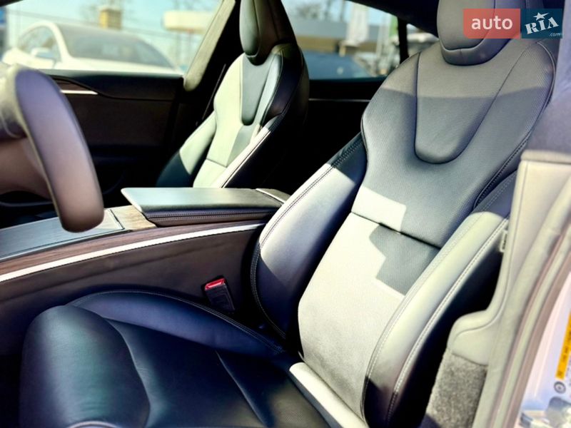 Ліфтбек Tesla Model S 2022 в Вінниці фото 25 Ліфтбек Tesla Model S 2022 в Вінниці