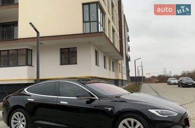 Tesla Model S 2019