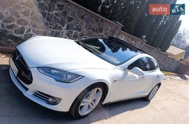 Tesla Model S 2015
