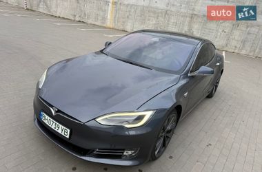 Tesla Model S 2020