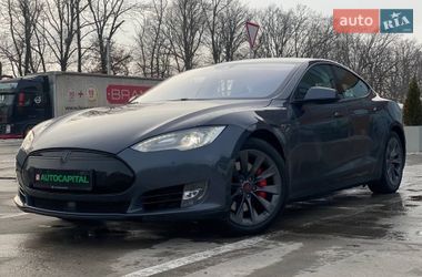 Tesla Model S 2015