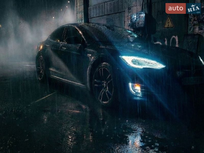 Tesla Model S 2012