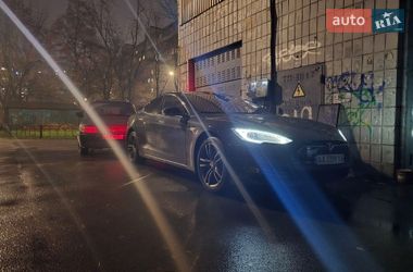 Лифтбек Tesla Model S 2012 в Киеве