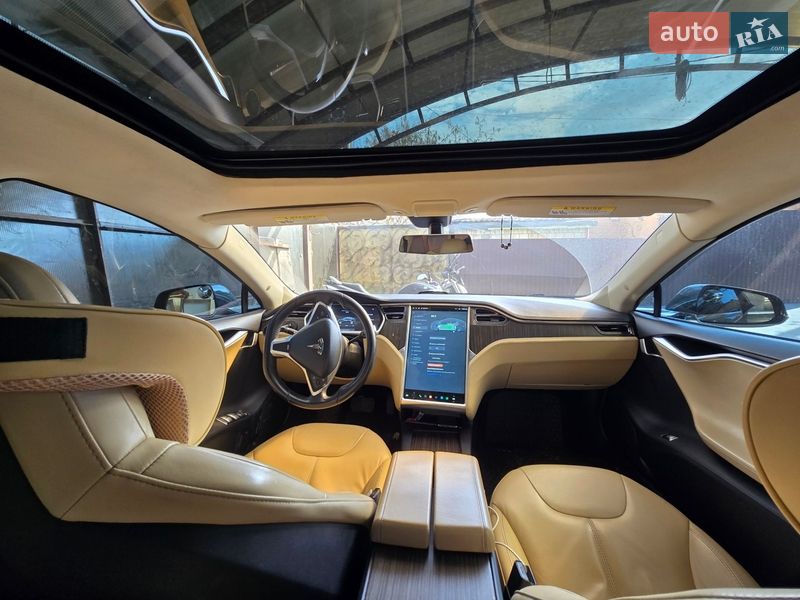 Лифтбек Tesla Model S 2012 в Киеве