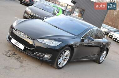 Tesla Model S  2013