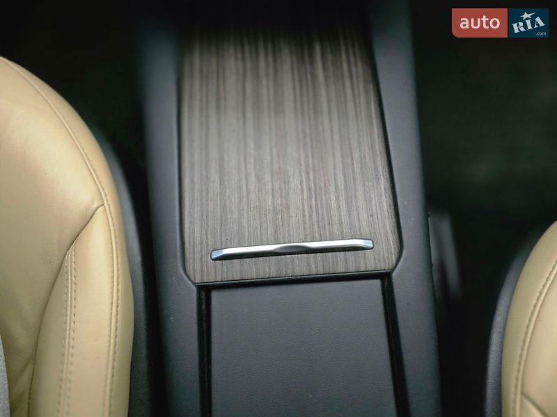Лифтбек Tesla Model S 2012 в Киеве