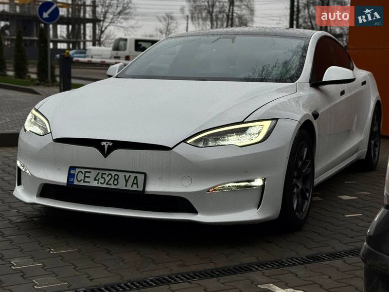 Ліфтбек Tesla Model S 2022 в Чернівцях