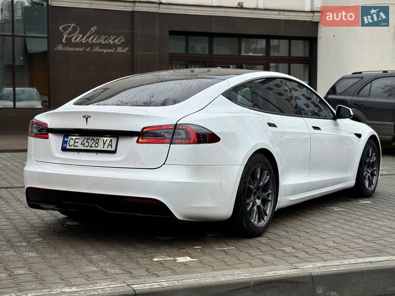 Ліфтбек Tesla Model S 2022 в Чернівцях