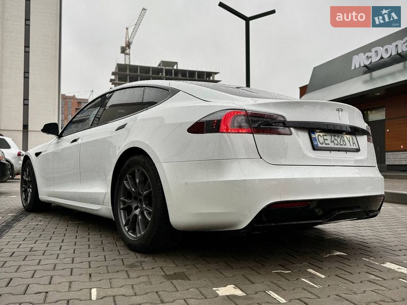 Ліфтбек Tesla Model S 2022 в Чернівцях