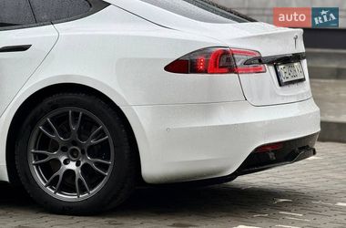 Ліфтбек Tesla Model S 2022 в Чернівцях