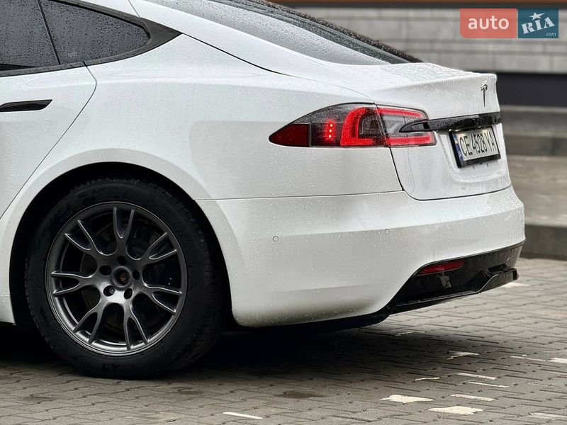 Ліфтбек Tesla Model S 2022 в Чернівцях