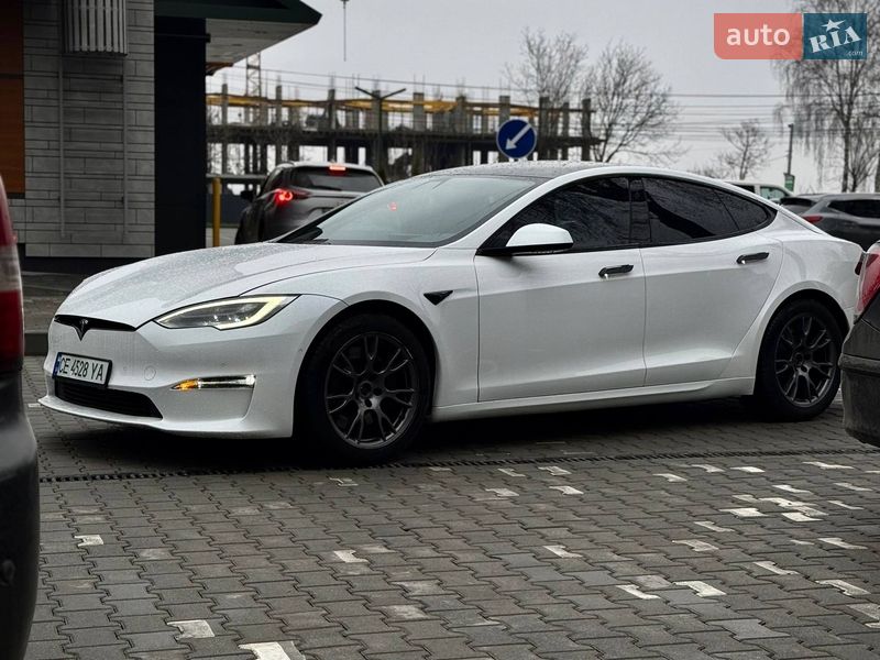 Ліфтбек Tesla Model S 2022 в Чернівцях