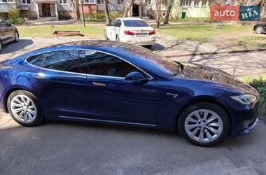 Tesla Model S 2017