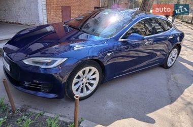 Лифтбек Tesla Model S 2017 в Кропивницком