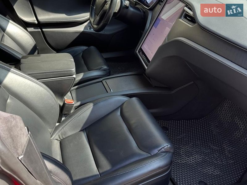 Лифтбек Tesla Model S 2020 в Львове