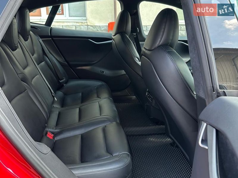 Лифтбек Tesla Model S 2020 в Львове