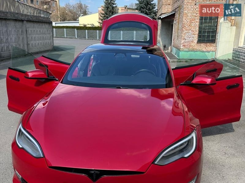 Лифтбек Tesla Model S 2020 в Львове