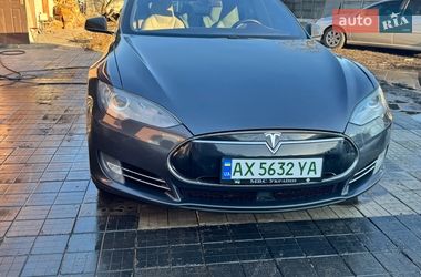 Tesla Model S  2015