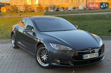 Tesla Model S  2015