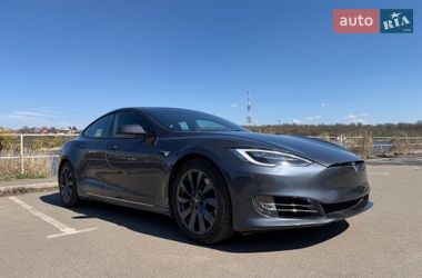 Tesla Model S  2020