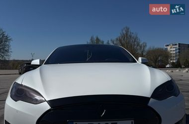 Tesla Model S 2015