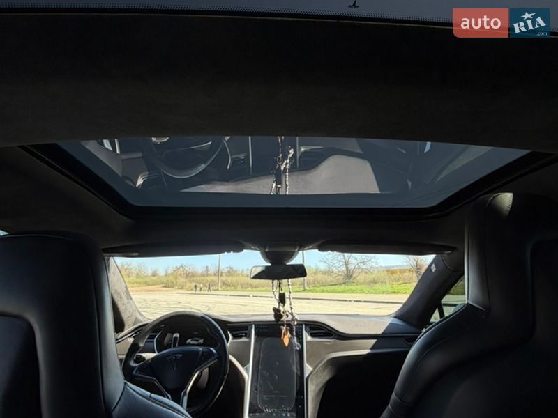 Лифтбек Tesla Model S 2015 в Запорожье