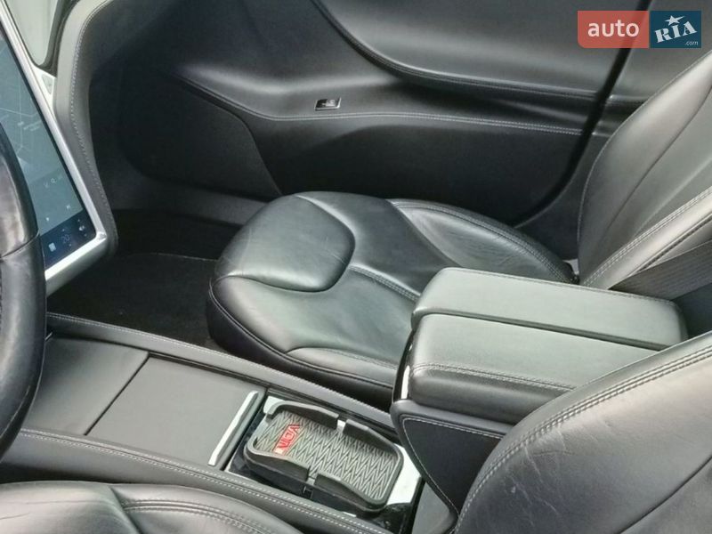 Лифтбек Tesla Model S 2015 в Кропивницком фото 8 Лифтбек Tesla Model S 2015 в Кропивницком