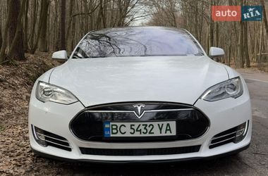 Tesla Model S  2015