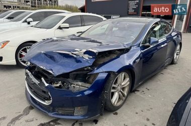 Tesla Model S  2016