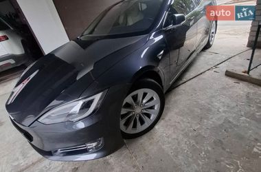 Лифтбек Tesla Model S 2017 в Днепре