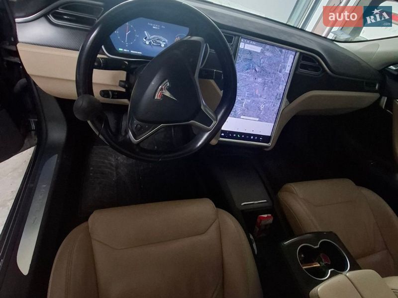 Лифтбек Tesla Model S 2017 в Днепре
