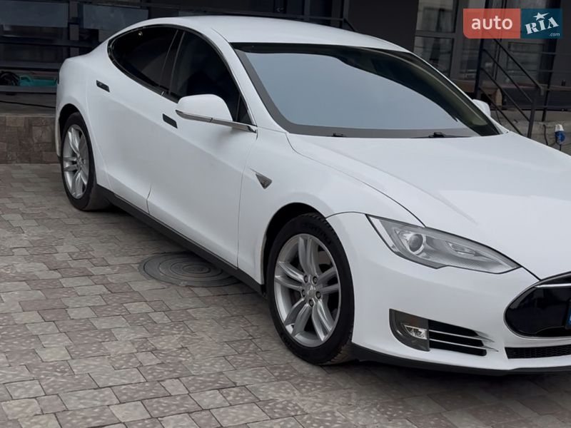 Лифтбек Tesla Model S 2013 в Тернополе фото 2 Лифтбек Tesla Model S 2013 в Тернополе