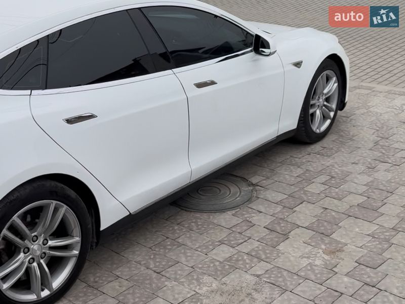 Лифтбек Tesla Model S 2013 в Тернополе фото 5 Лифтбек Tesla Model S 2013 в Тернополе