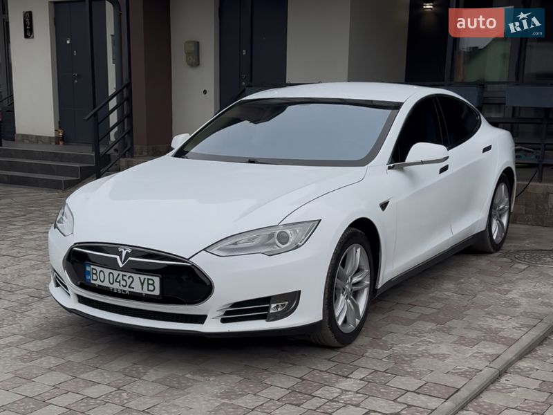 Лифтбек Tesla Model S 2013 в Тернополе фото 3 Лифтбек Tesla Model S 2013 в Тернополе