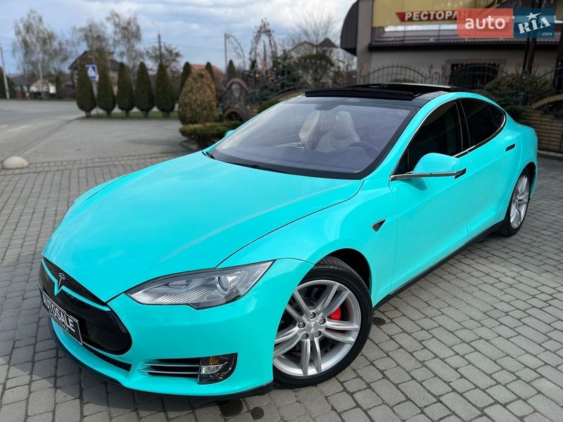 Tesla Model S 2013