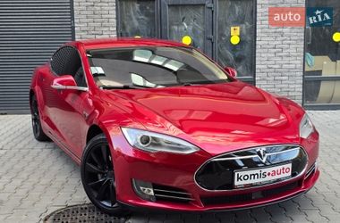 Tesla Model S 2014