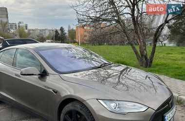 Tesla Model S  2015