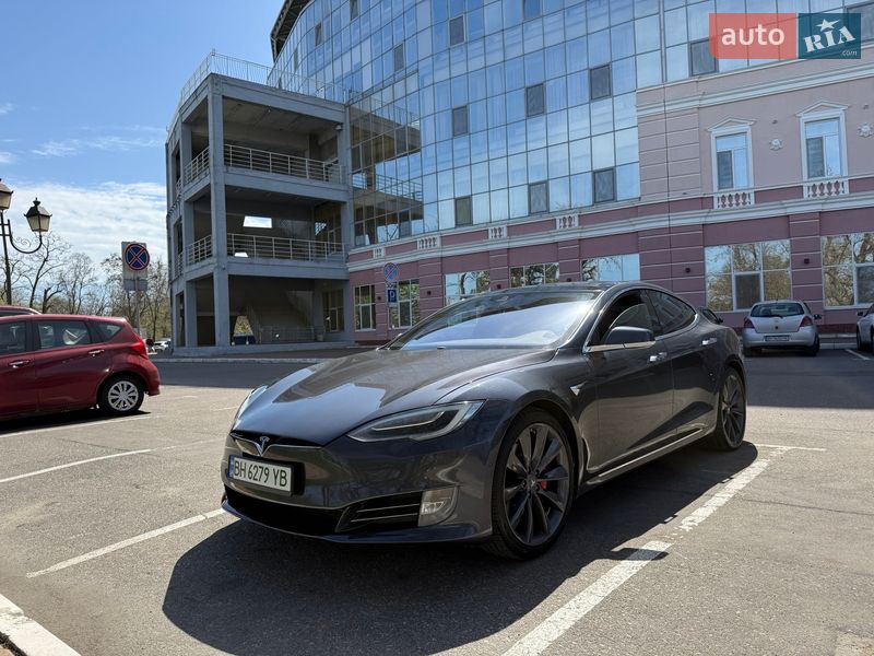 Tesla Model S 2016
