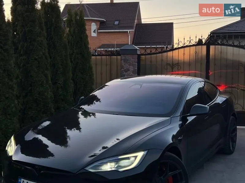 Tesla Model S 2023
