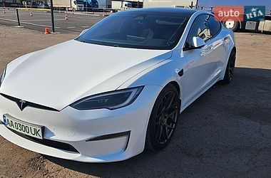 Tesla Model S  2022
