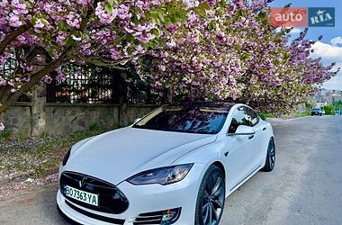 Tesla Model S  2015