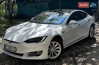 Tesla Model S  2018