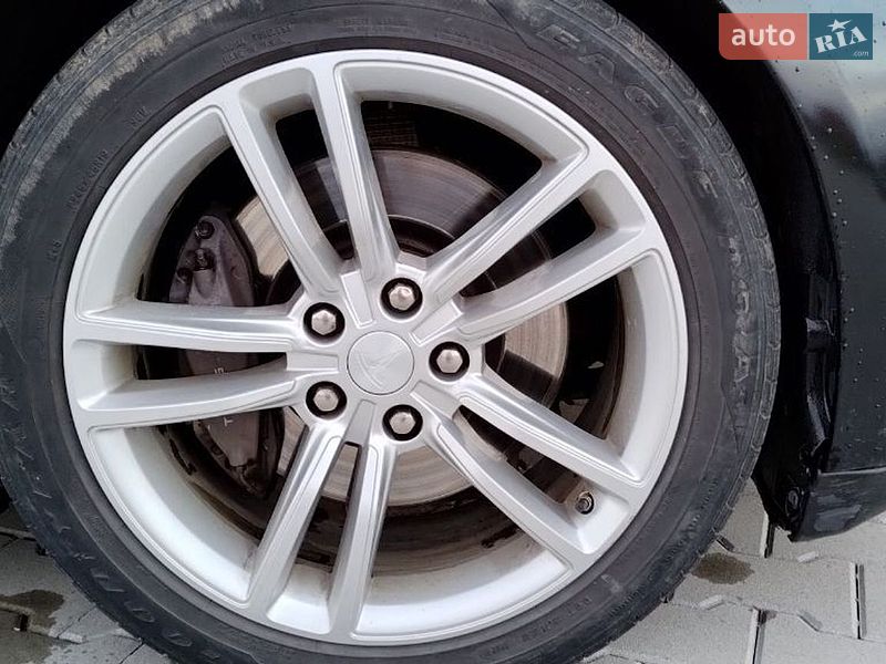Лифтбек Tesla Model S 2013 в Богородчанах