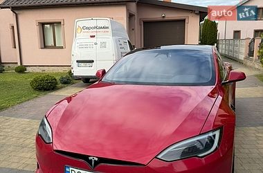 Tesla Model S  2022