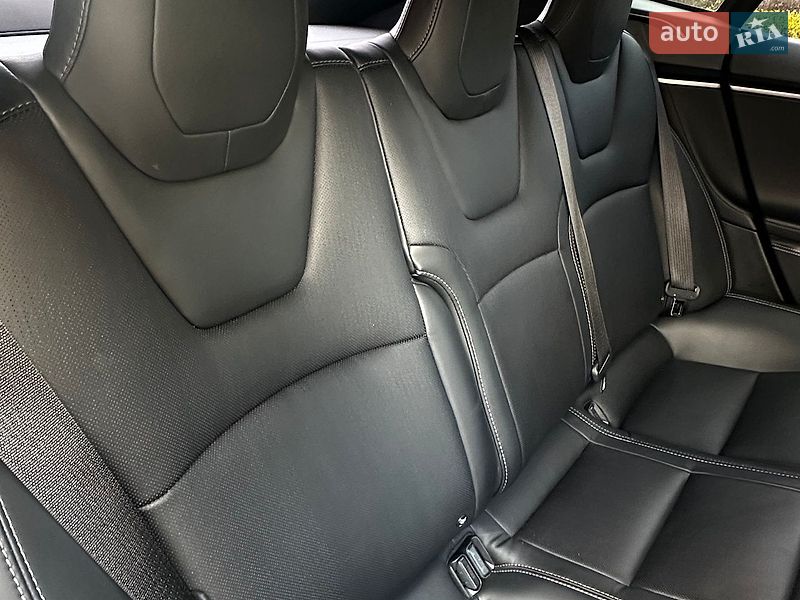 Лифтбек Tesla Model S 2018 в Киеве фото 44 Лифтбек Tesla Model S 2018 в Киеве